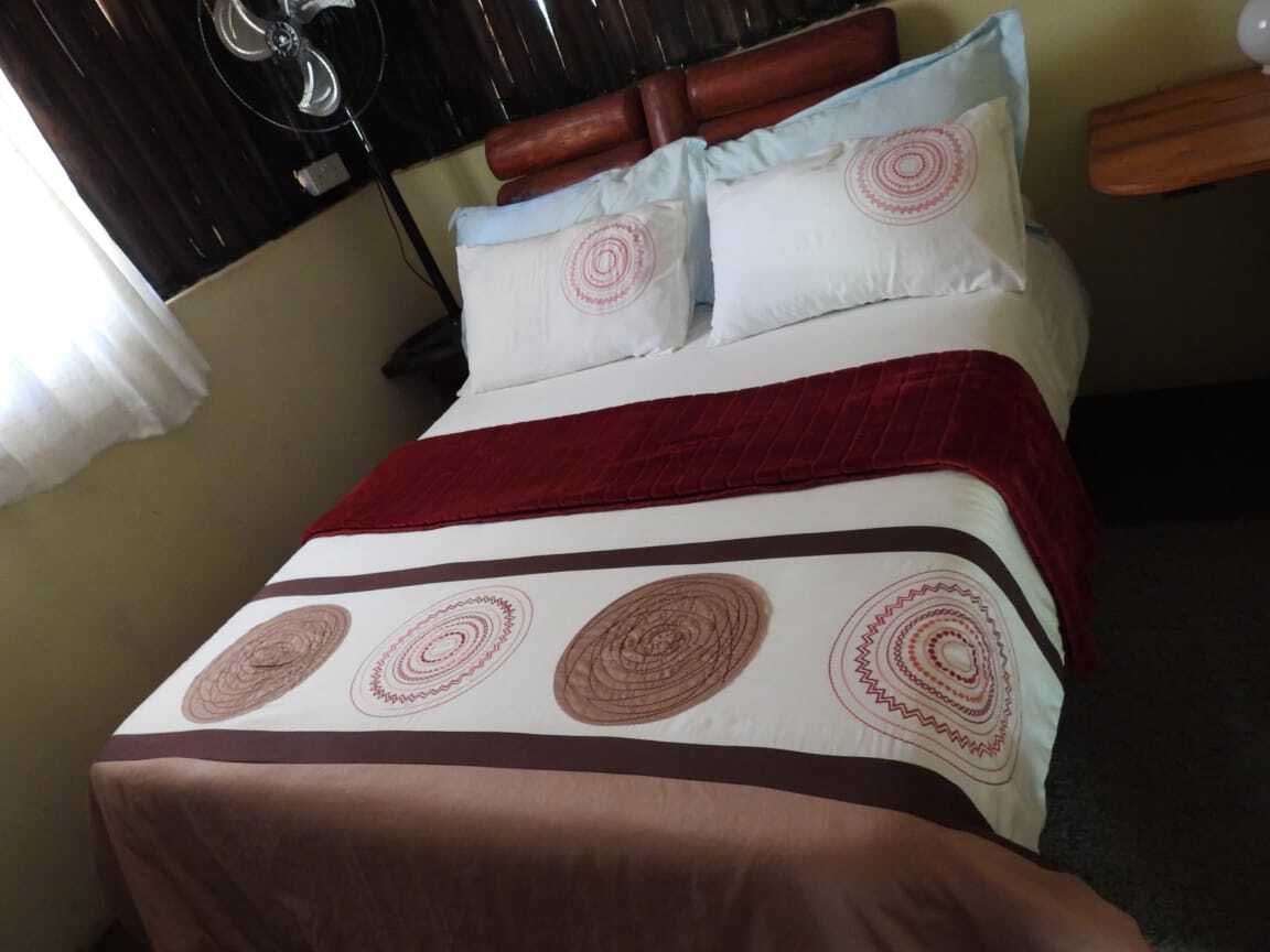 Nyathi chalet lounge area